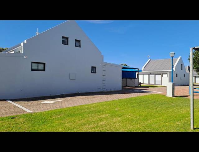1 BEDROOM HOUSE FOR SALE IN STILBAAI EAST